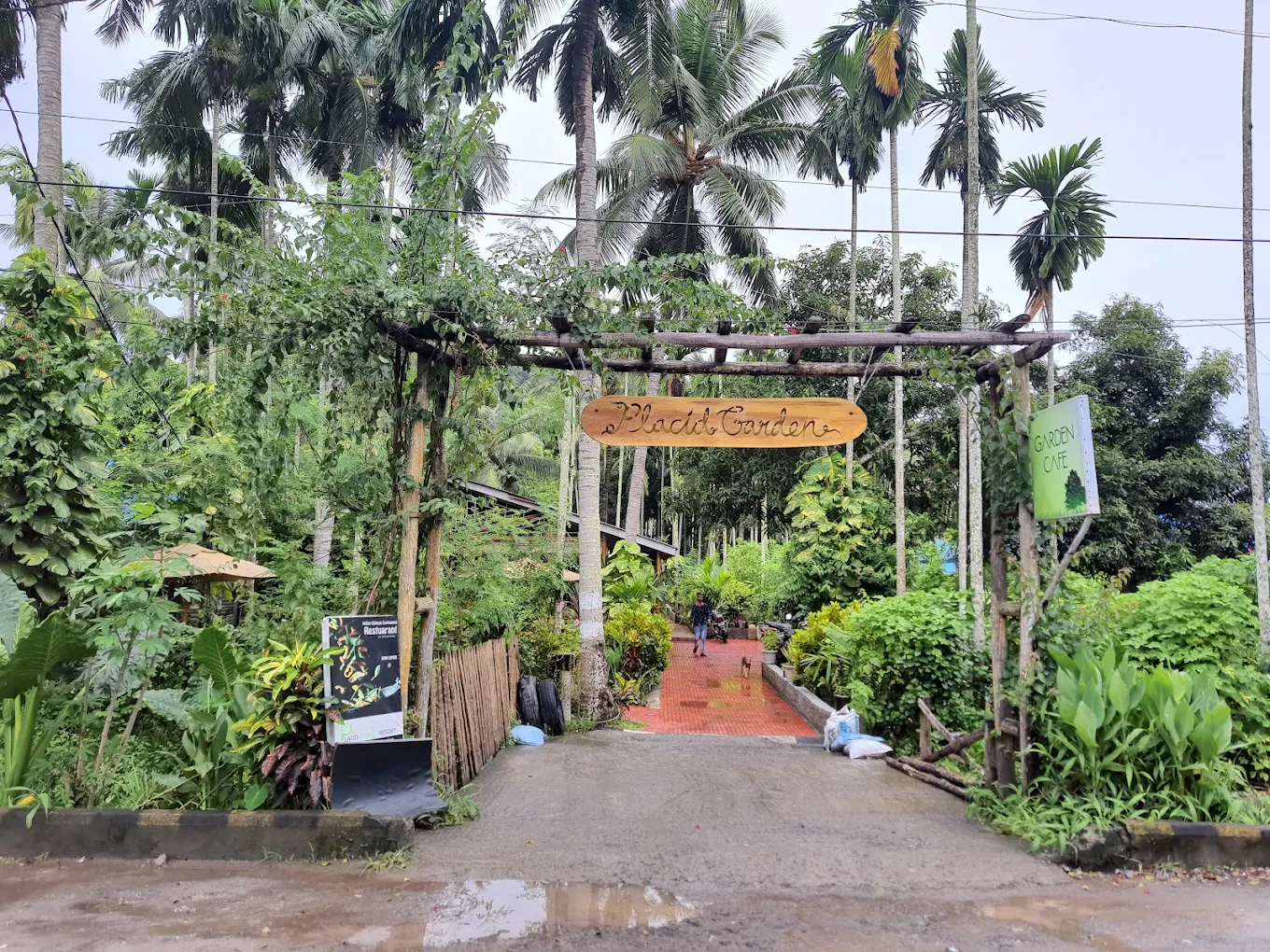 Placid Garden Resort entrance.webp